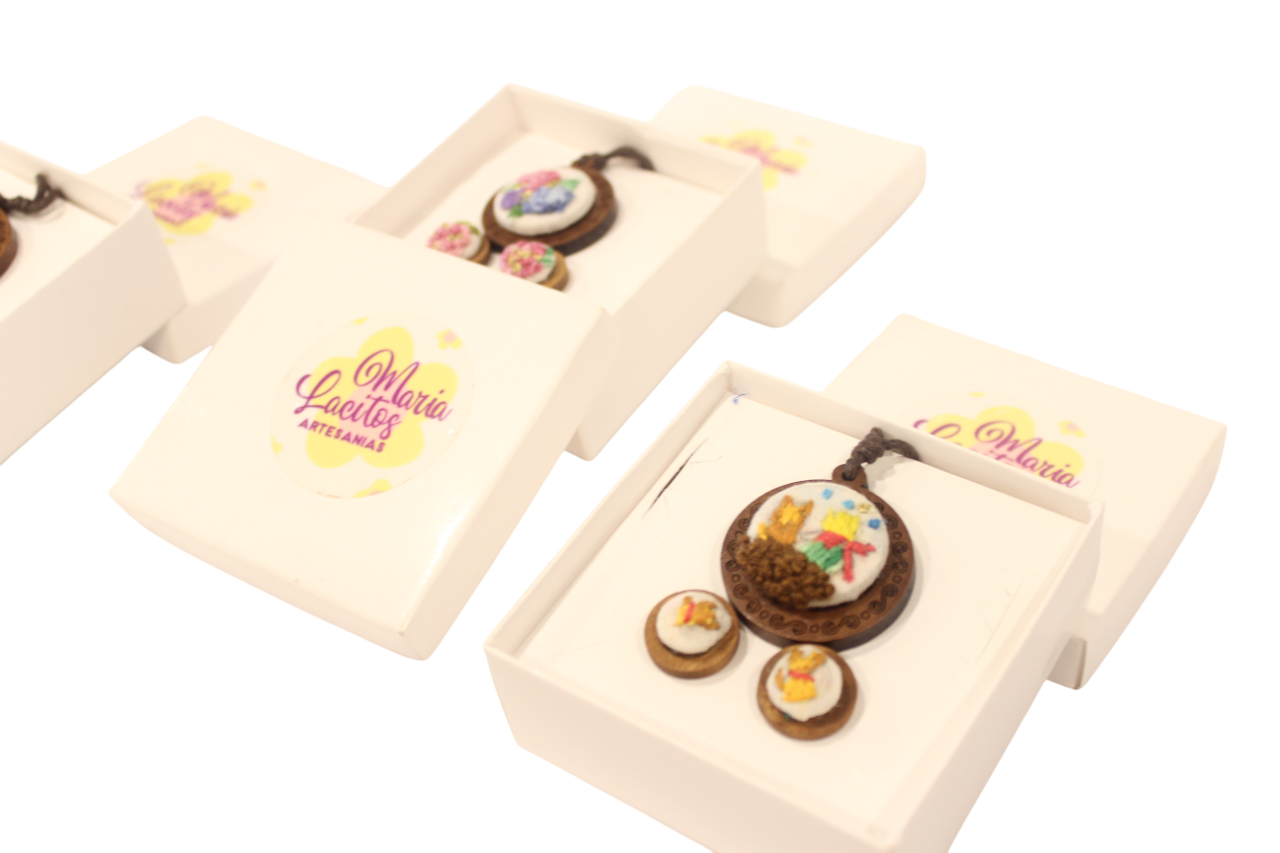 Flores & Encanto: Accesorios Artesanales