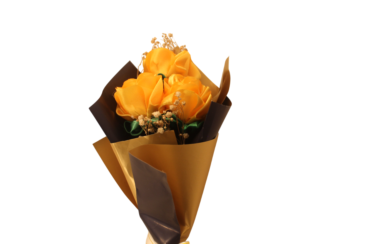 Flores echas a mano, en cinta satin - Imagen 3