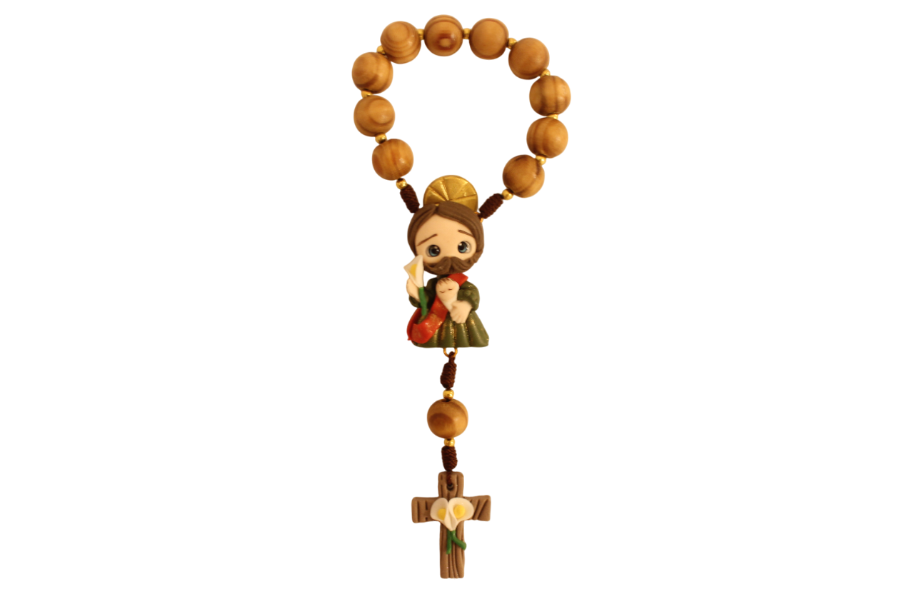 Productos personalizados con técnicas de estampado entre los cuales manejamos: Mugs, cojines, cartucheras, pad mouse, gorros quirúrgicos y lanyards. También manejamos una línea de detalles religiosos en porcelanicron: denarios, rosarios, llaveros denarios, esferas acrílicas con vírgenes y nacimientos. - Imagen 2